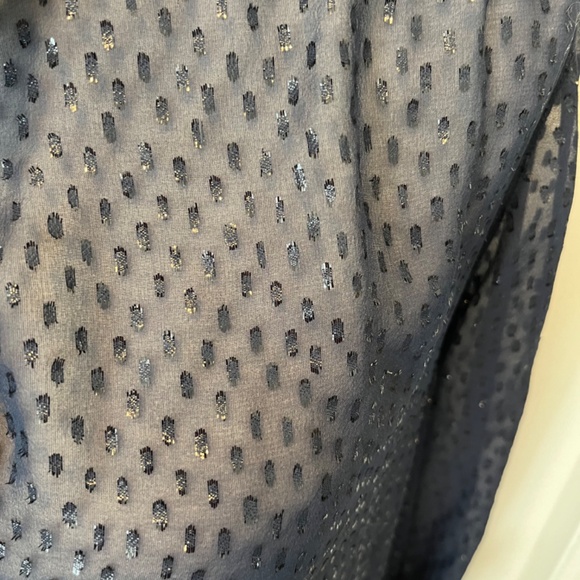 Robert Graham size L silk blend top - Picture 4 of 15